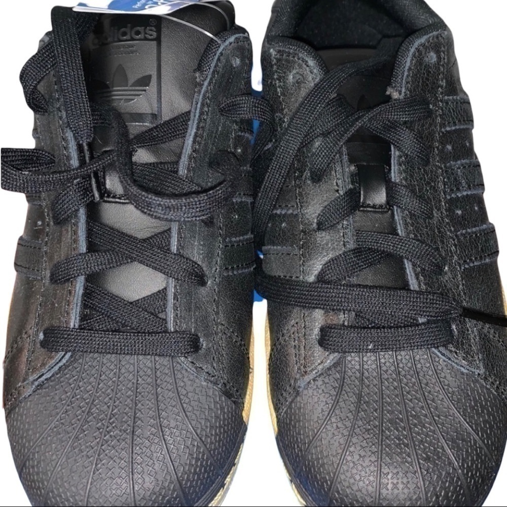 ADIDAS Superstar Originals Size 7 Women /Size 5.5 Boys New With Box Black & Gold - Picture 2 of 7